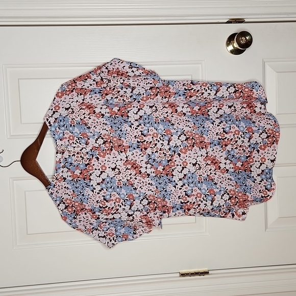 Loft Floral Ruffle Sleeve Top Size S - Picture 12 of 14